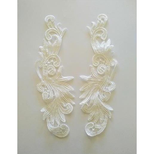 LA - 053: White lace pair - Aleemahs