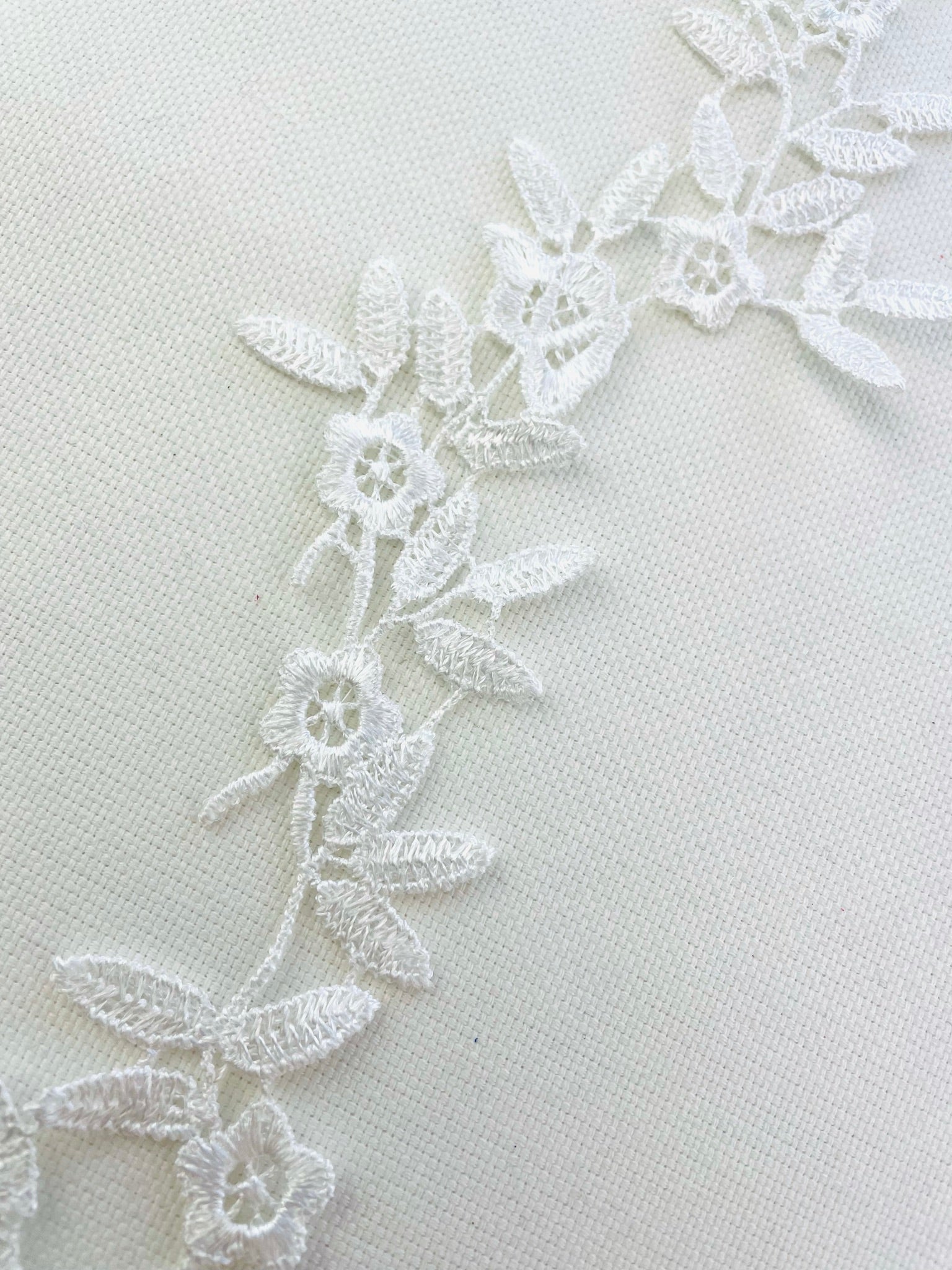 LA - 057: White long floral pair - Aleemahs