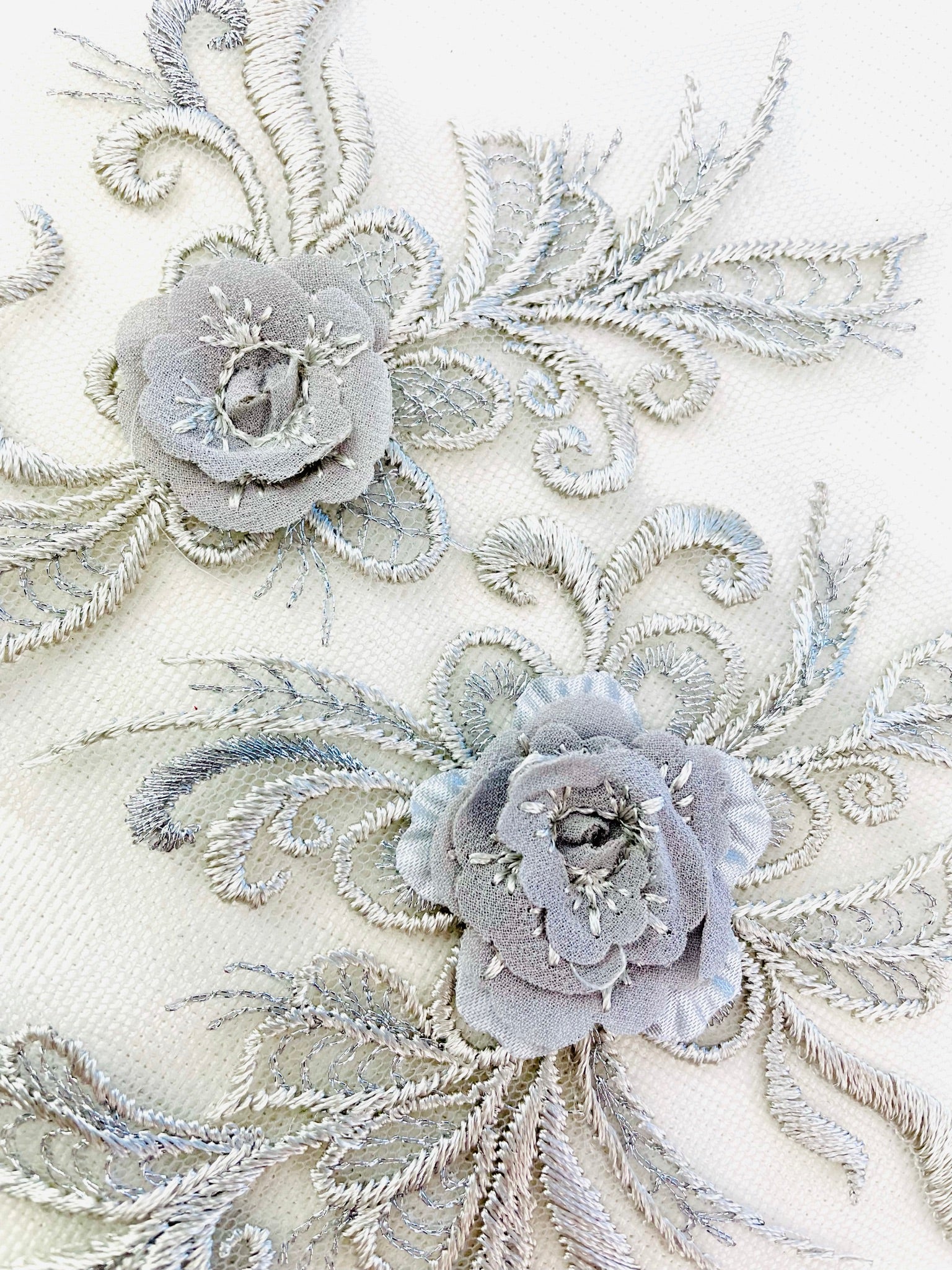 LA - 060: Silver / Grey floral pair - Aleemahs