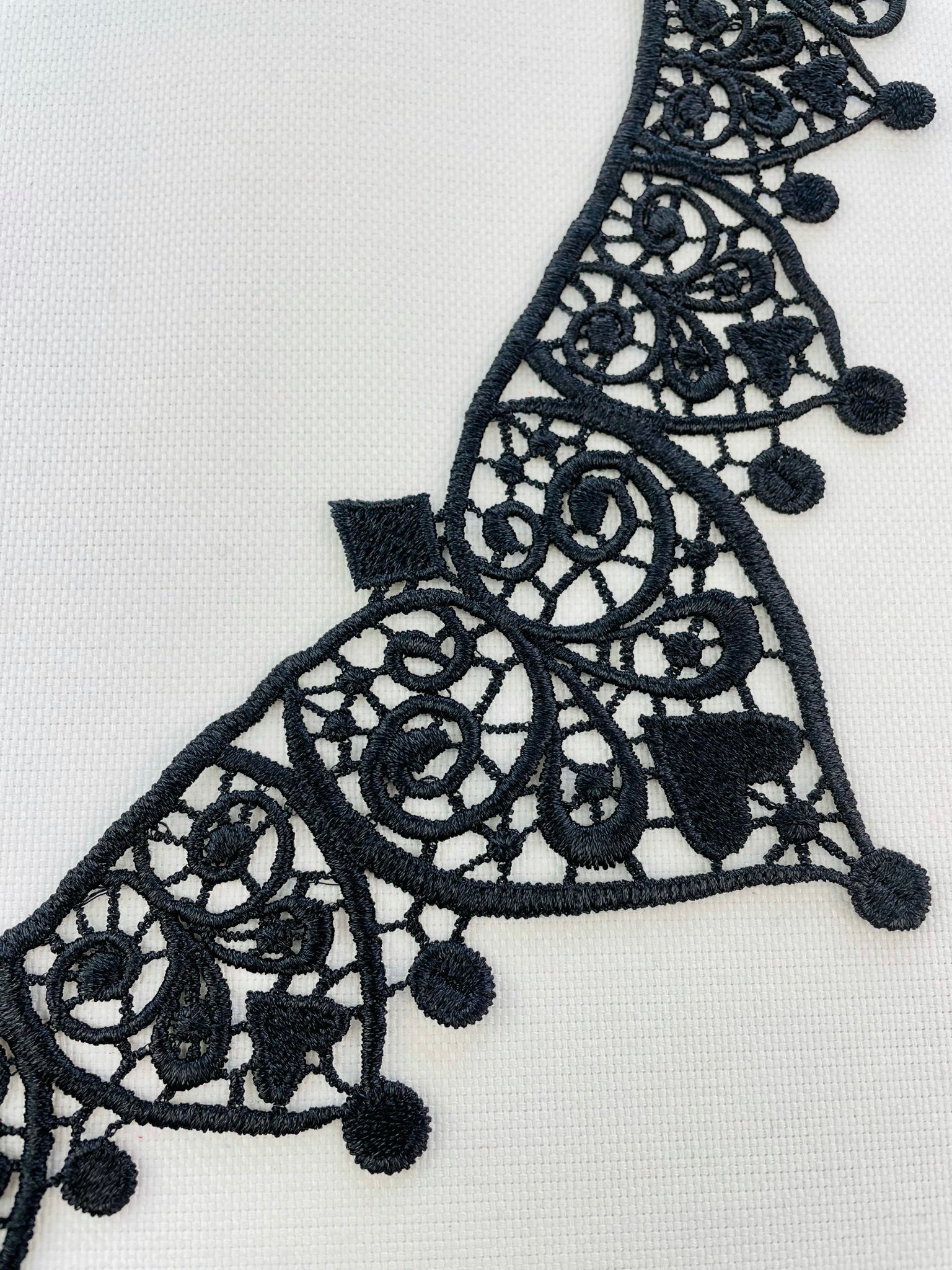 LA - 064: Black - Aleemahs