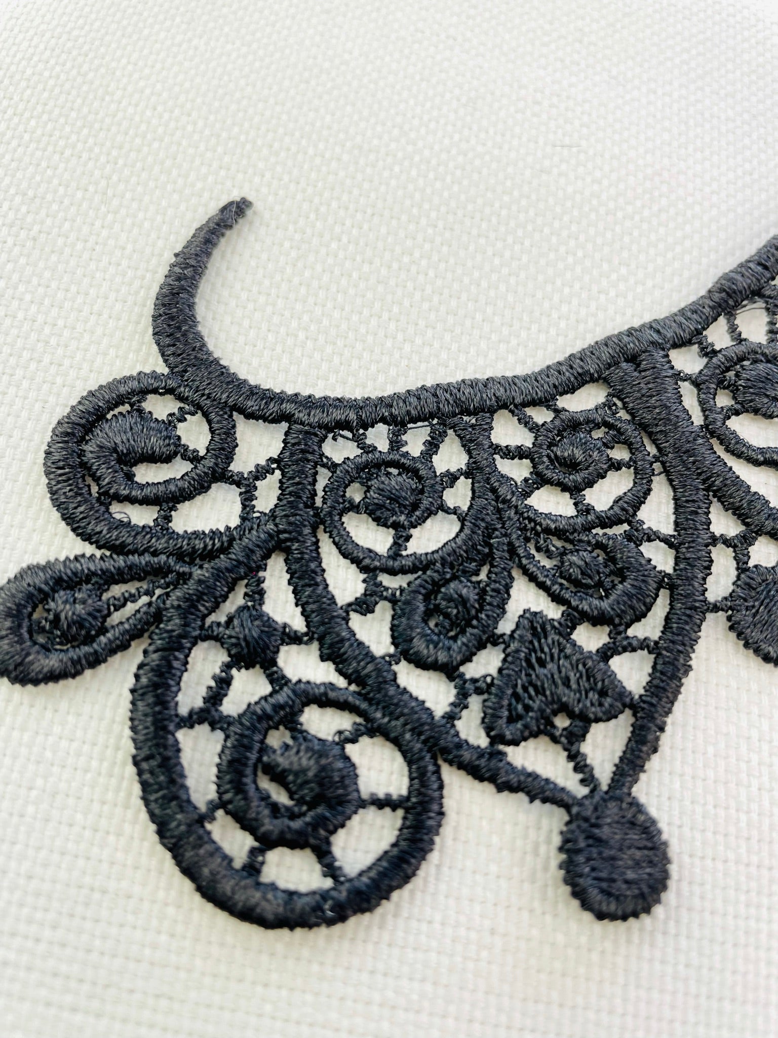 LA - 064: Black - Aleemahs