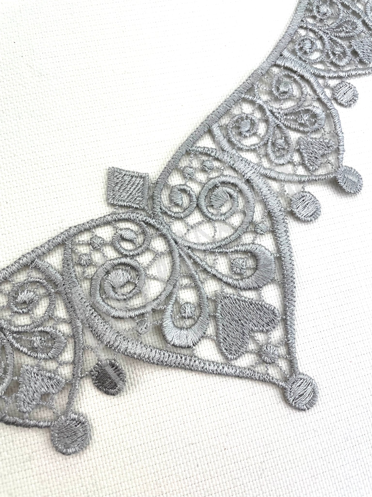 LA - 064: Silver - Aleemahs