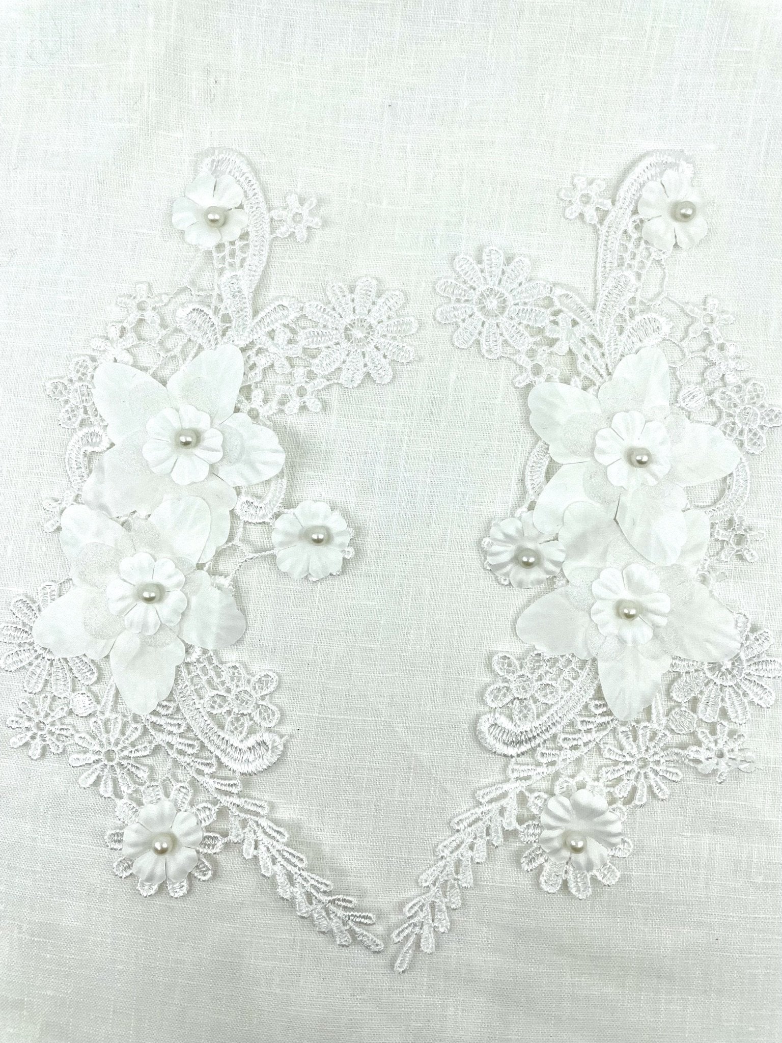 LA - 1013 Off White applique pair with pearls - Aleemahs