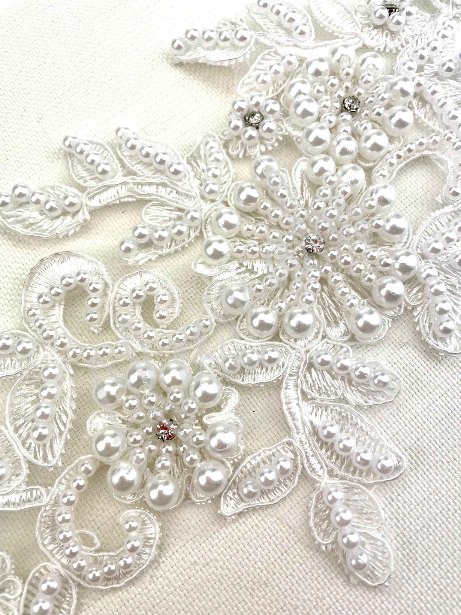 LA - 1161 Lace Applique White - Aleemahs