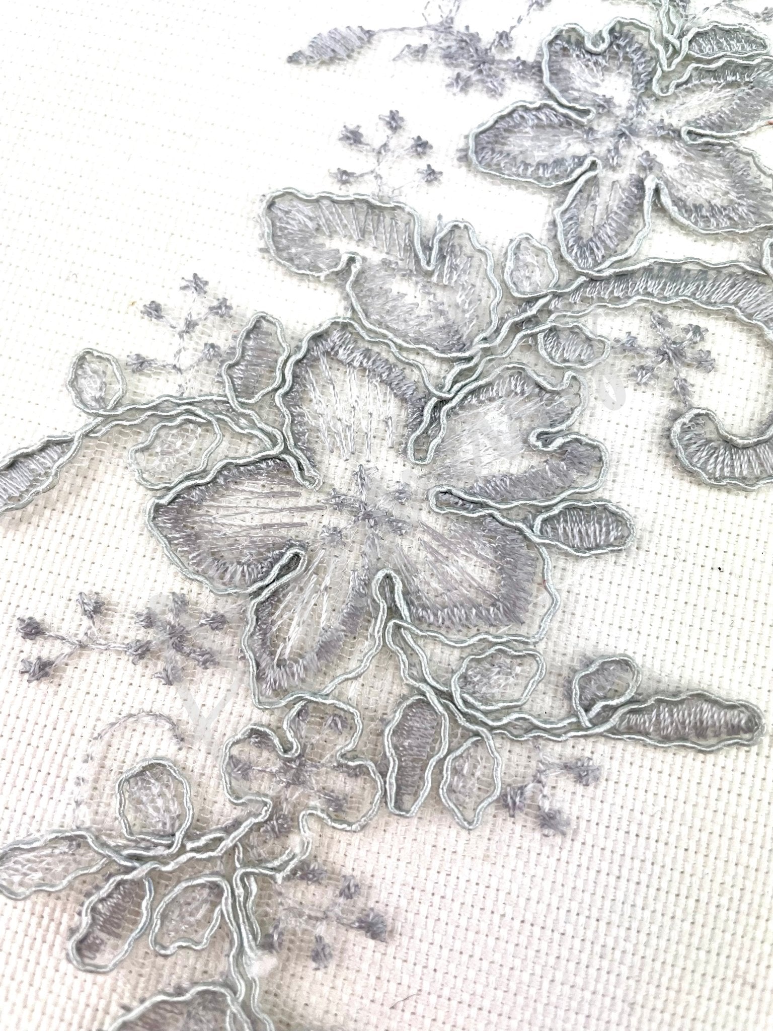 LA - 2104 Silver lace pair - Aleemahs