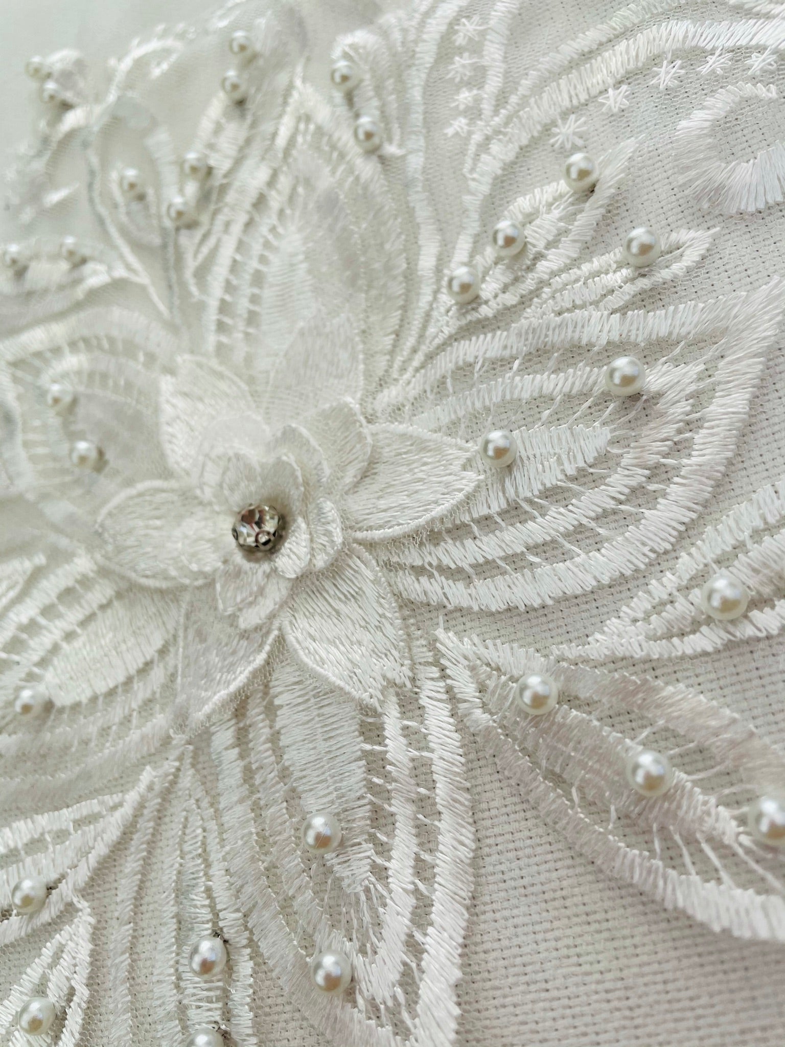 LA - 2105 - Ivory with Pearls and Rhinestone - Aleemahs