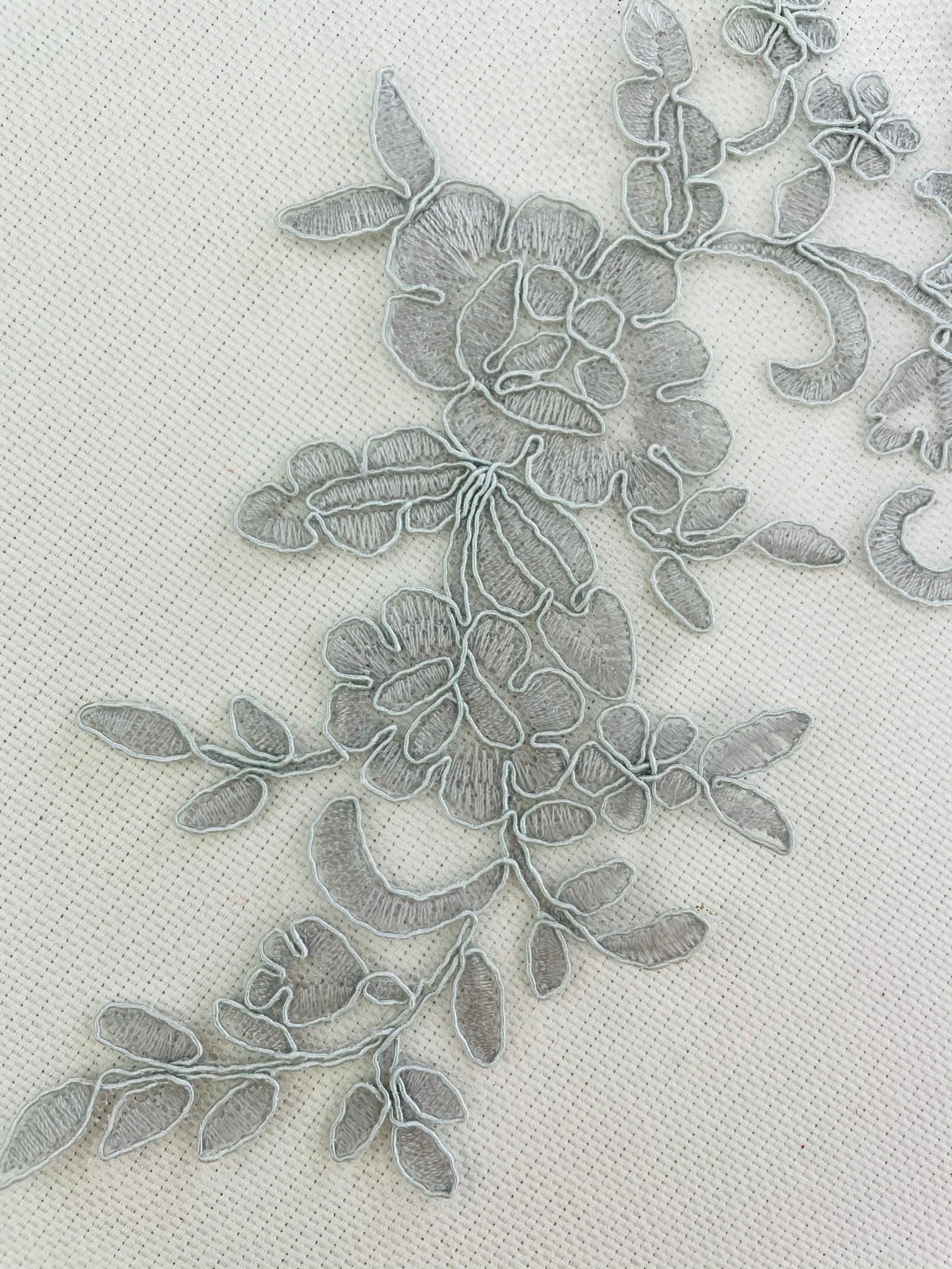 LA - 2107 - Silver lace Pair - Aleemahs