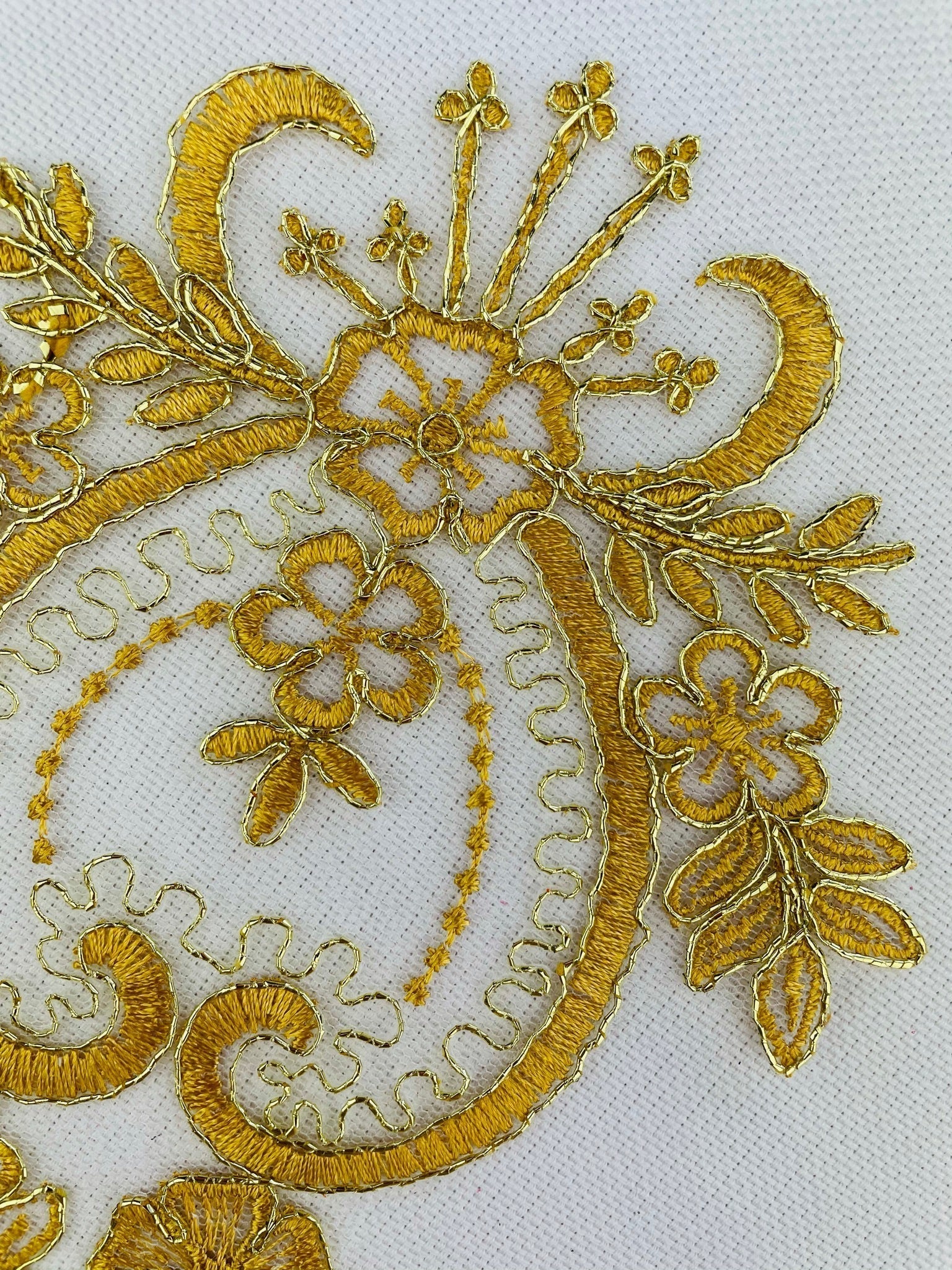 LA - 2109 - Gold lace pair - Aleemahs