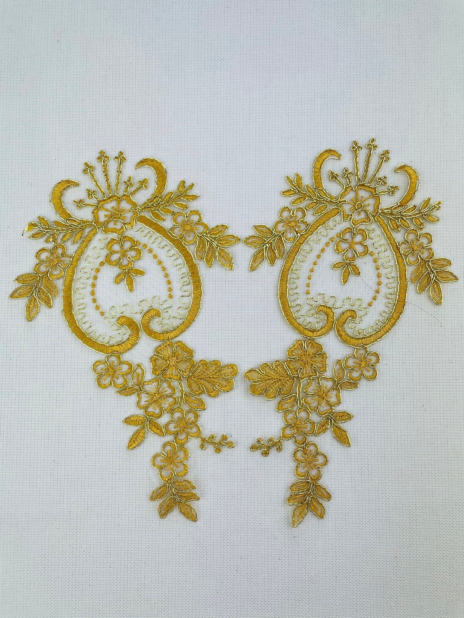 LA - 2109 - Gold lace pair - Aleemahs