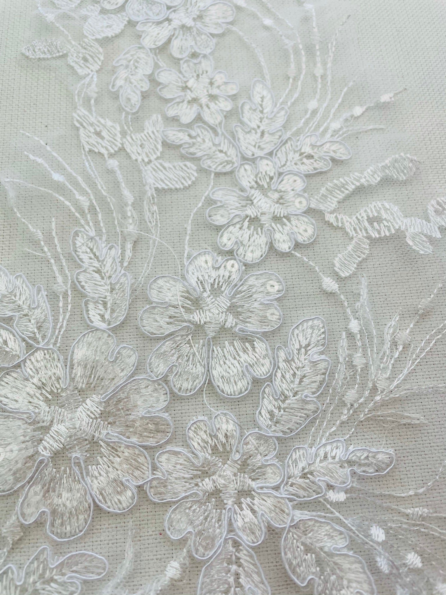 LA - 2110 - White lace Pair - Aleemahs