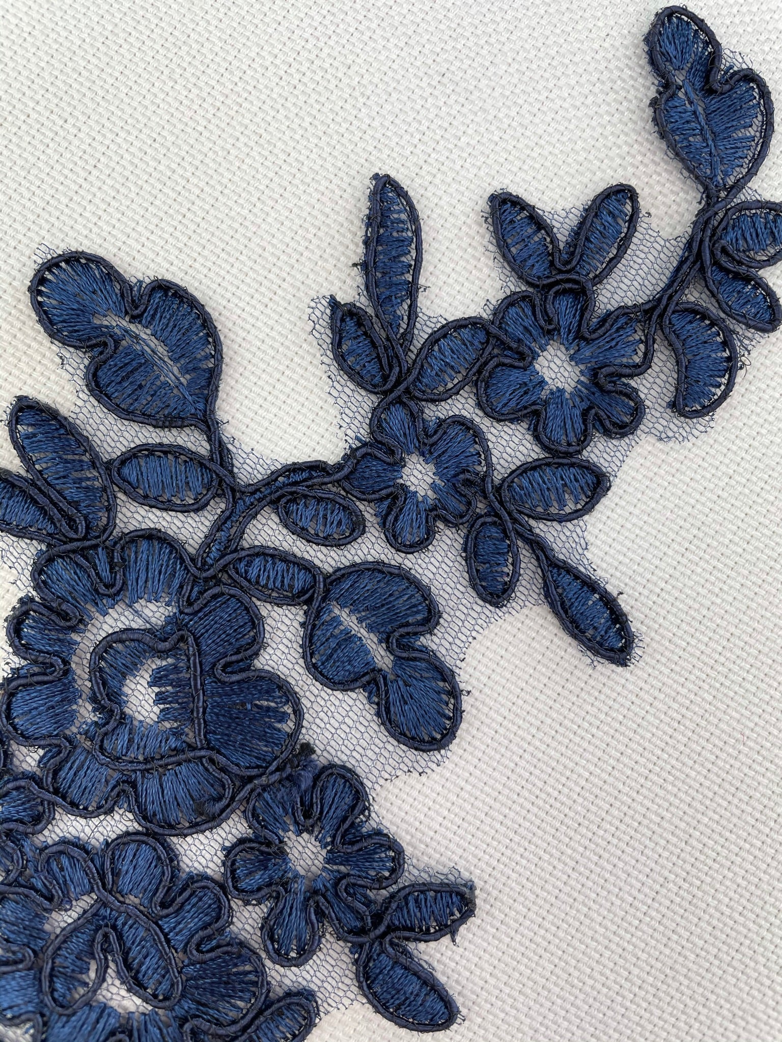LA - 241 - Navy lace pair - Aleemahs