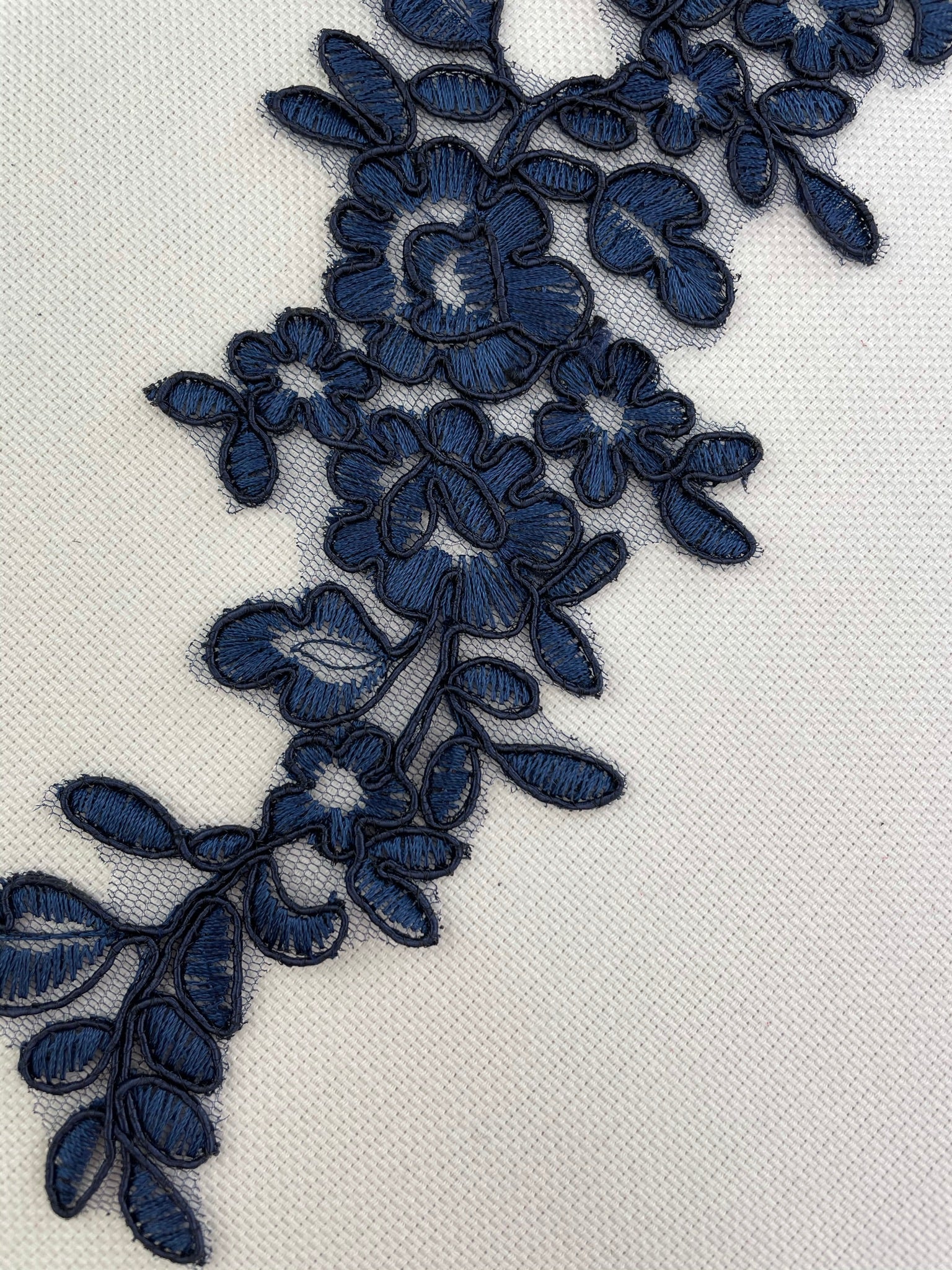 LA - 241 - Navy lace pair - Aleemahs
