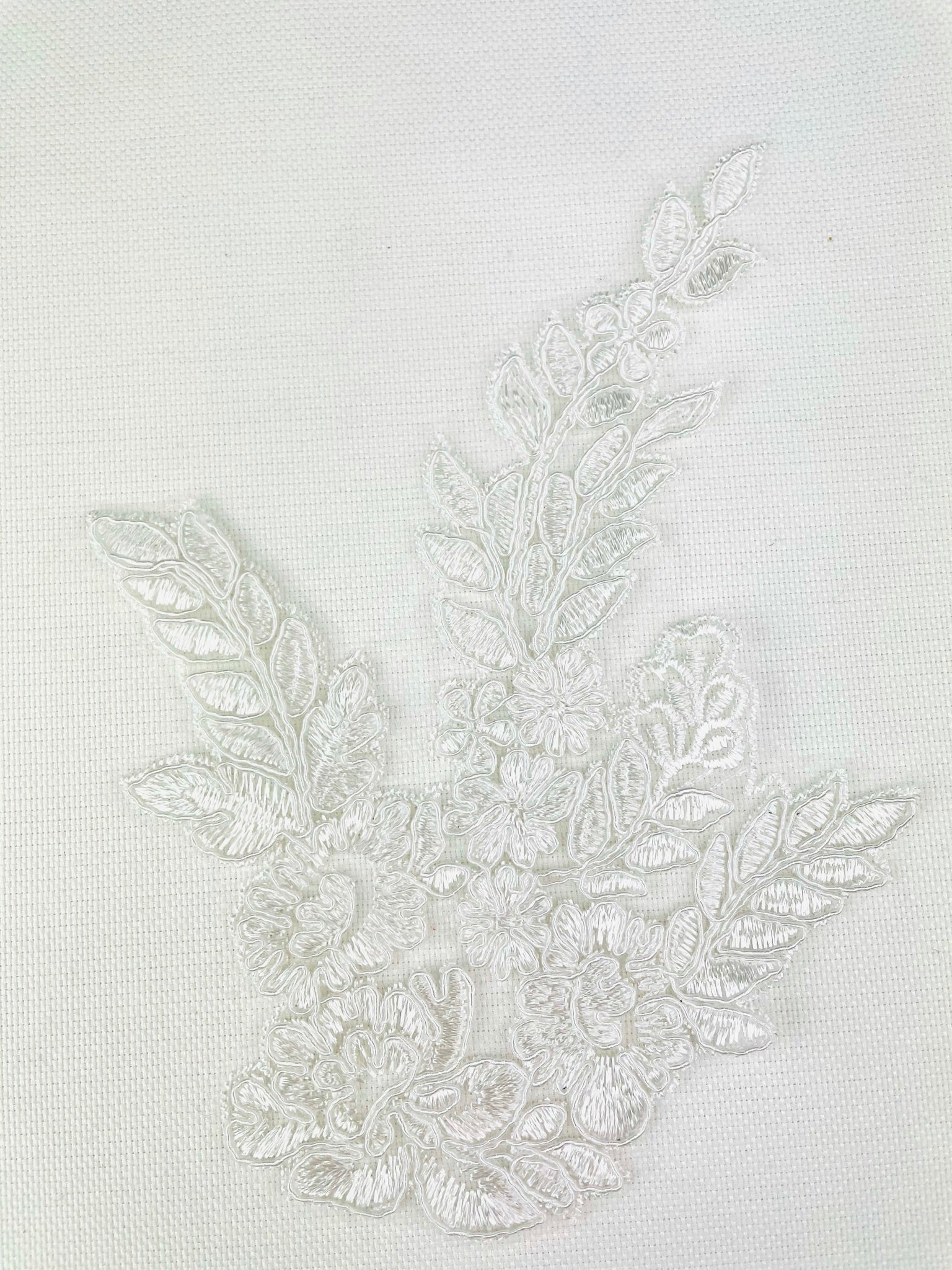 LA - 404: Lace Applique Off White - Aleemahs
