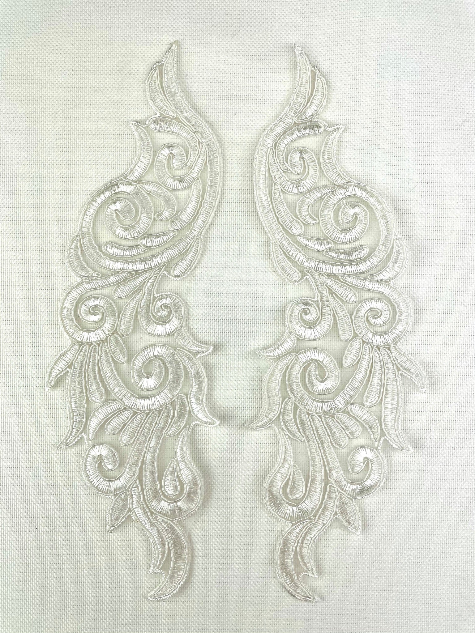 LA - 408: Lace Applique Pair Off White - Aleemahs