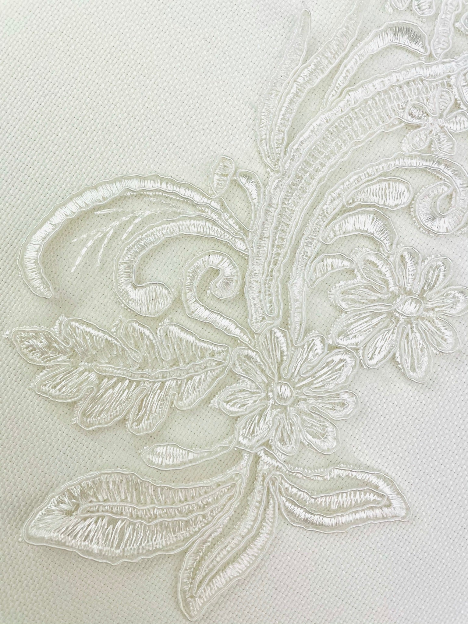 LA - 412: Lace Applique Off White - Aleemahs
