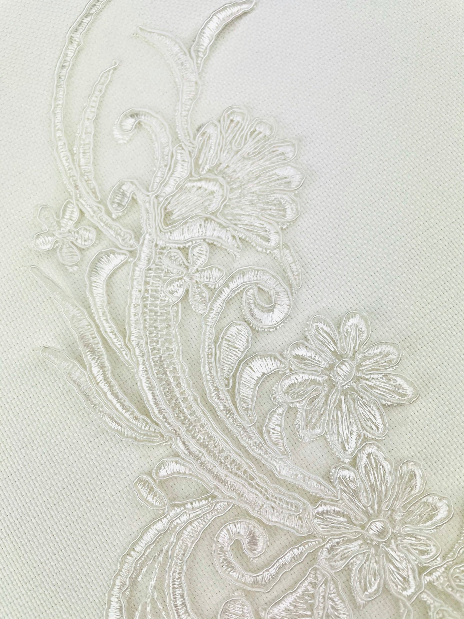 LA - 412: Lace Applique Off White - Aleemahs