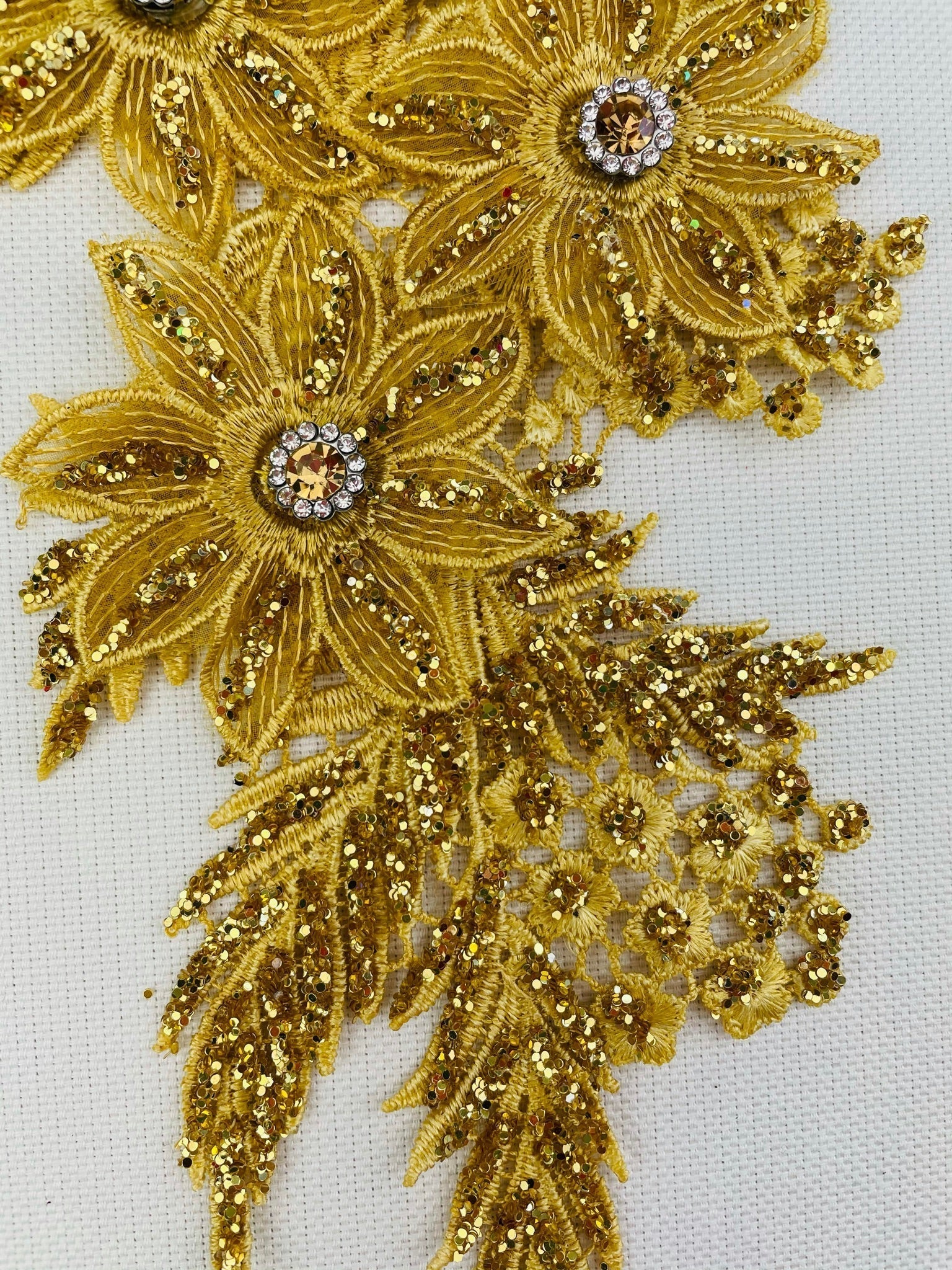 LA - 620 - Gold with Rhinestones & Gold Glitter - Aleemahs