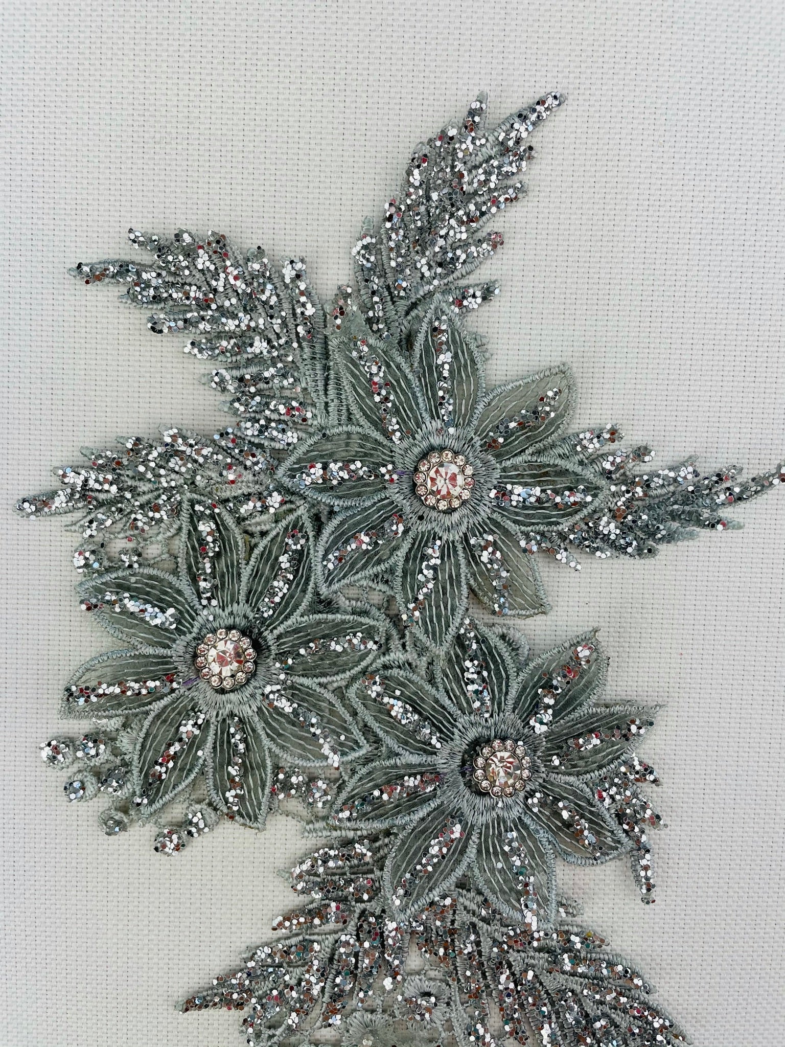 LA - 620 - Silver with Rhinestones & Silver Glitter - Aleemahs
