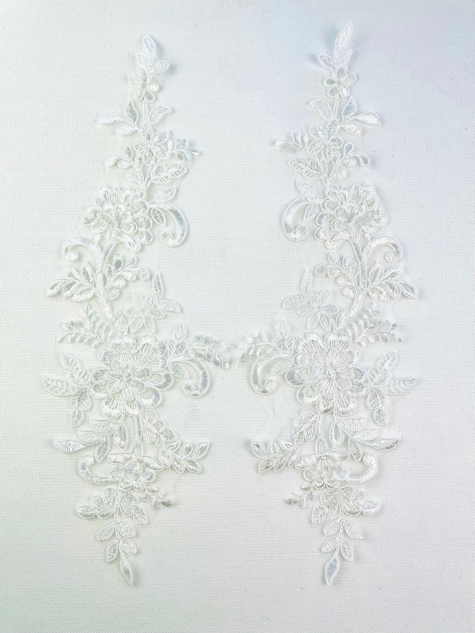 LA - 622 Metallic Lace Pair - Aleemahs