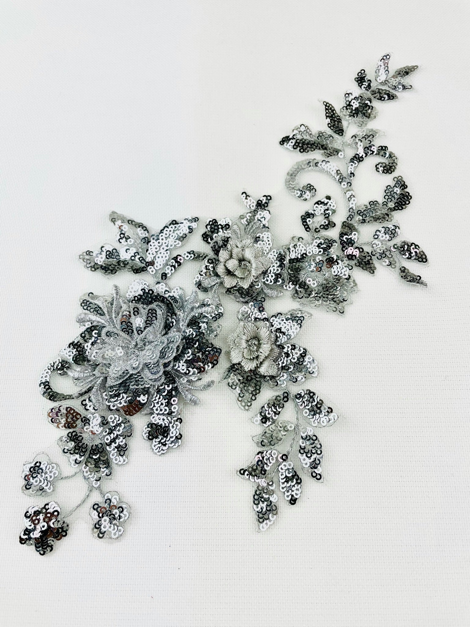 LA - 872: Lace applique Silver - Aleemahs
