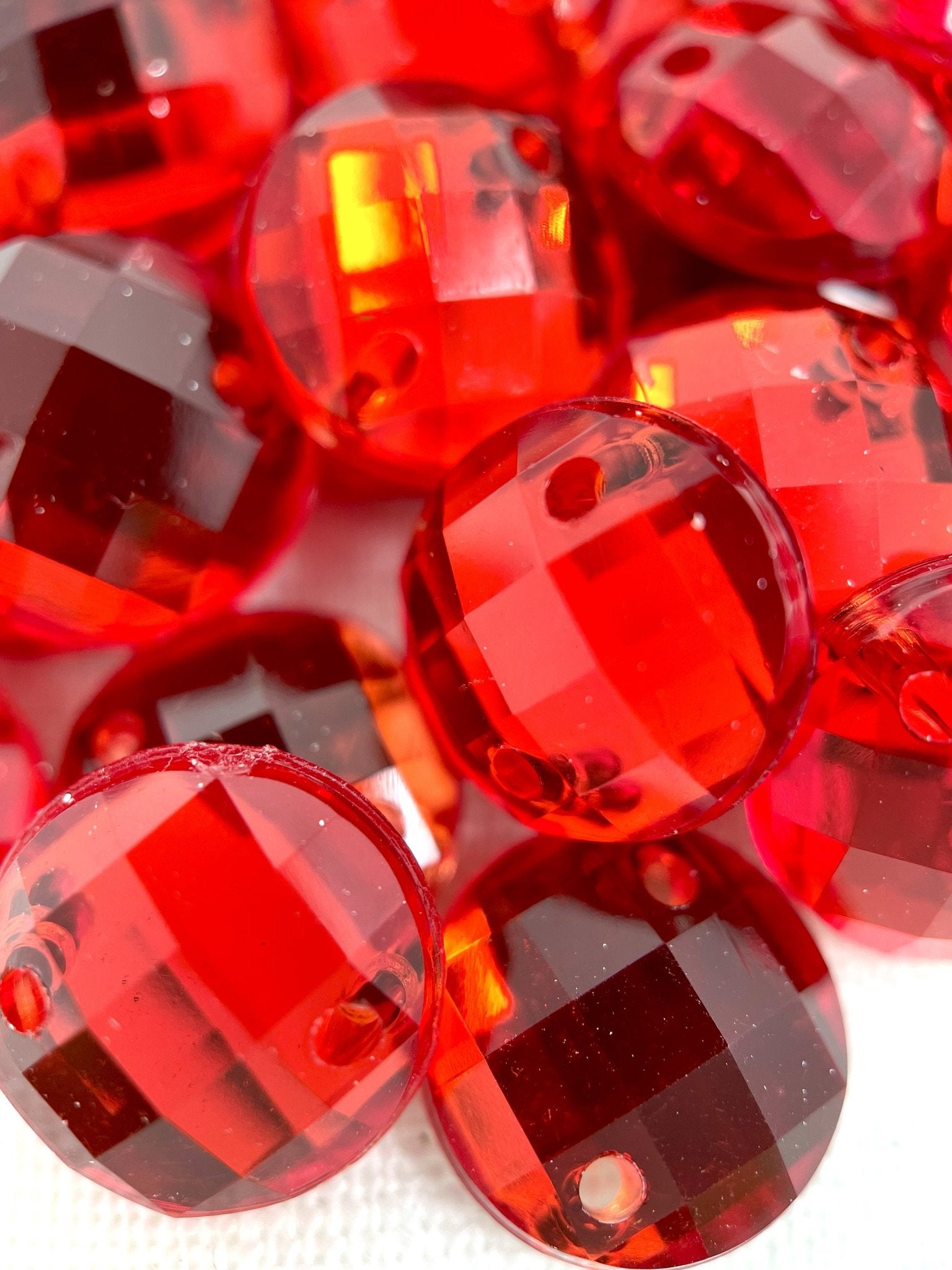 Light Siam Round Acrylic Jewel - Aleemahs