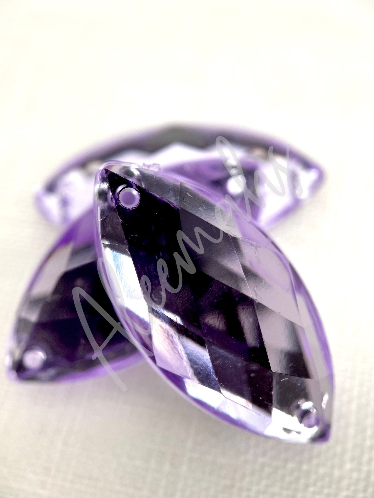 Lilac Eye Acrylic Jewel - Aleemahs