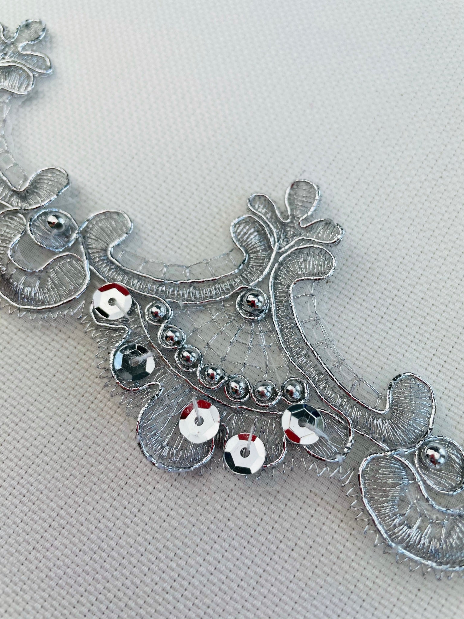 LT - 016: Silver small scalloped lace trim - Aleemahs