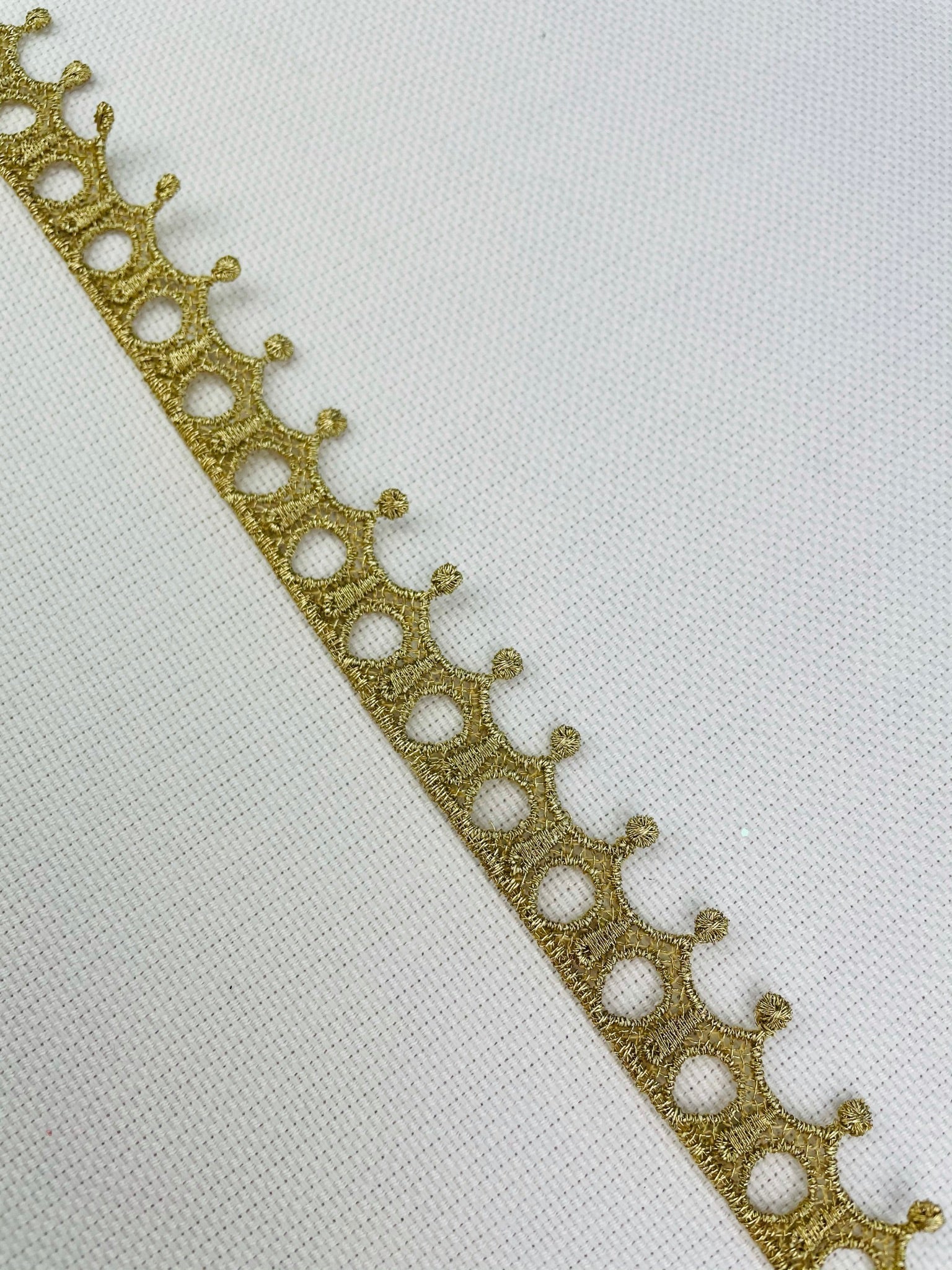 LT - 029: Metallic gold trim - Aleemahs