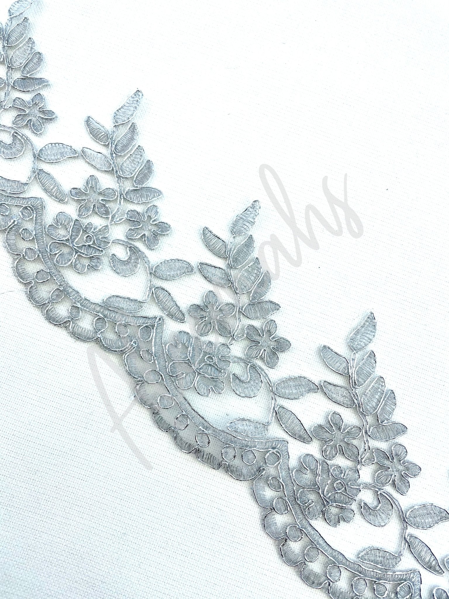 LT - 031: Silver lace trim - Aleemahs