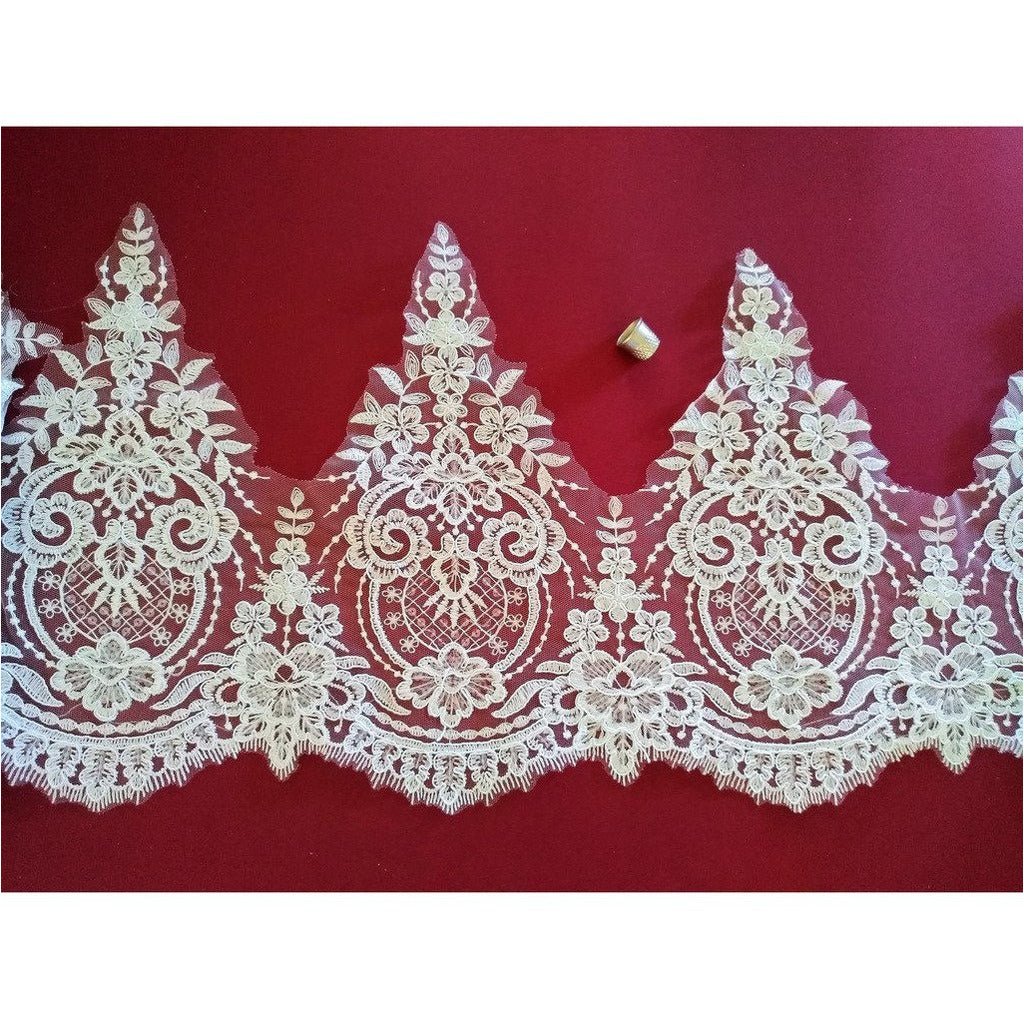 LT - 034: Large off white sequined trim, - Aleemahs