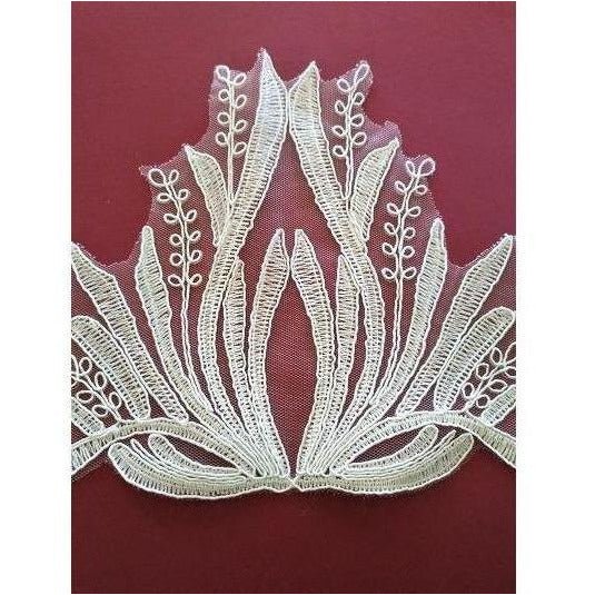 LT - 035: Off white feather look lace trim - Aleemahs