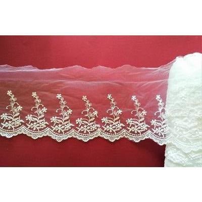 LT - 042: delicate off white trim - Aleemahs