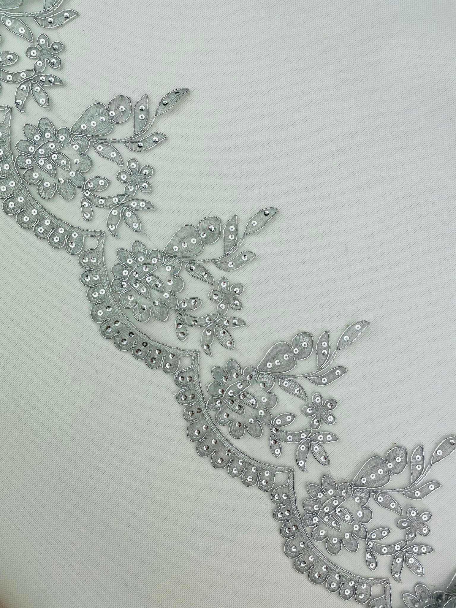 LT - 100 Lace Trim with Sequins Silver - Aleemahs