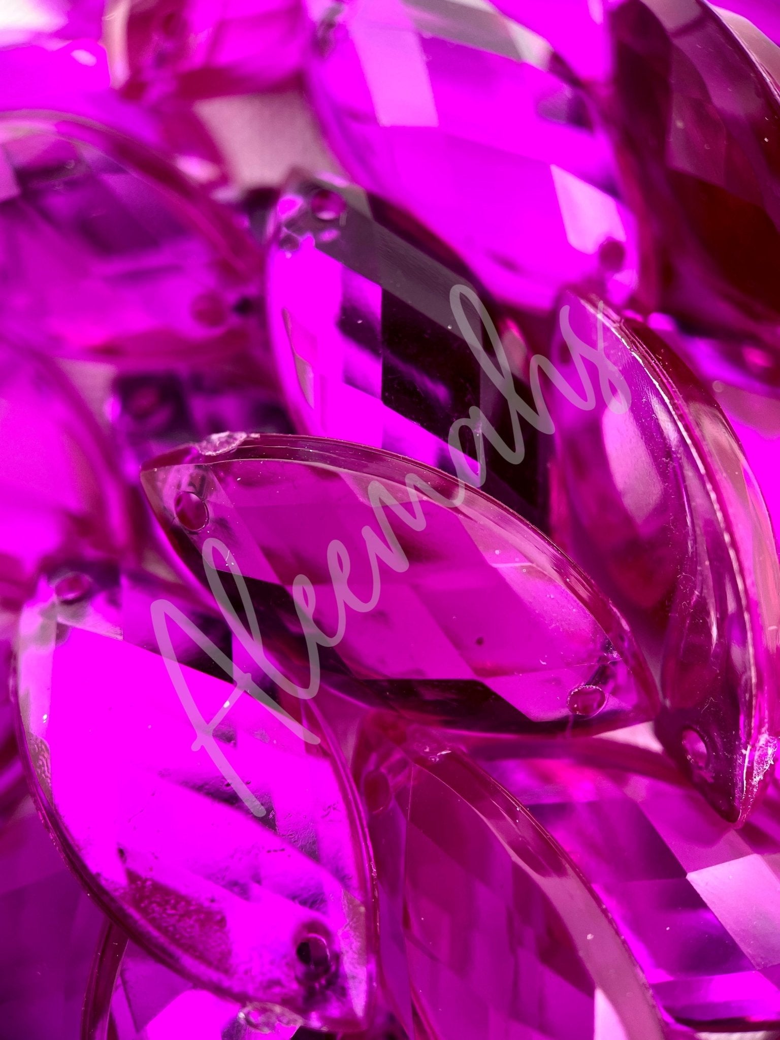 Magenta Eye Acrylic Jewel - Aleemahs