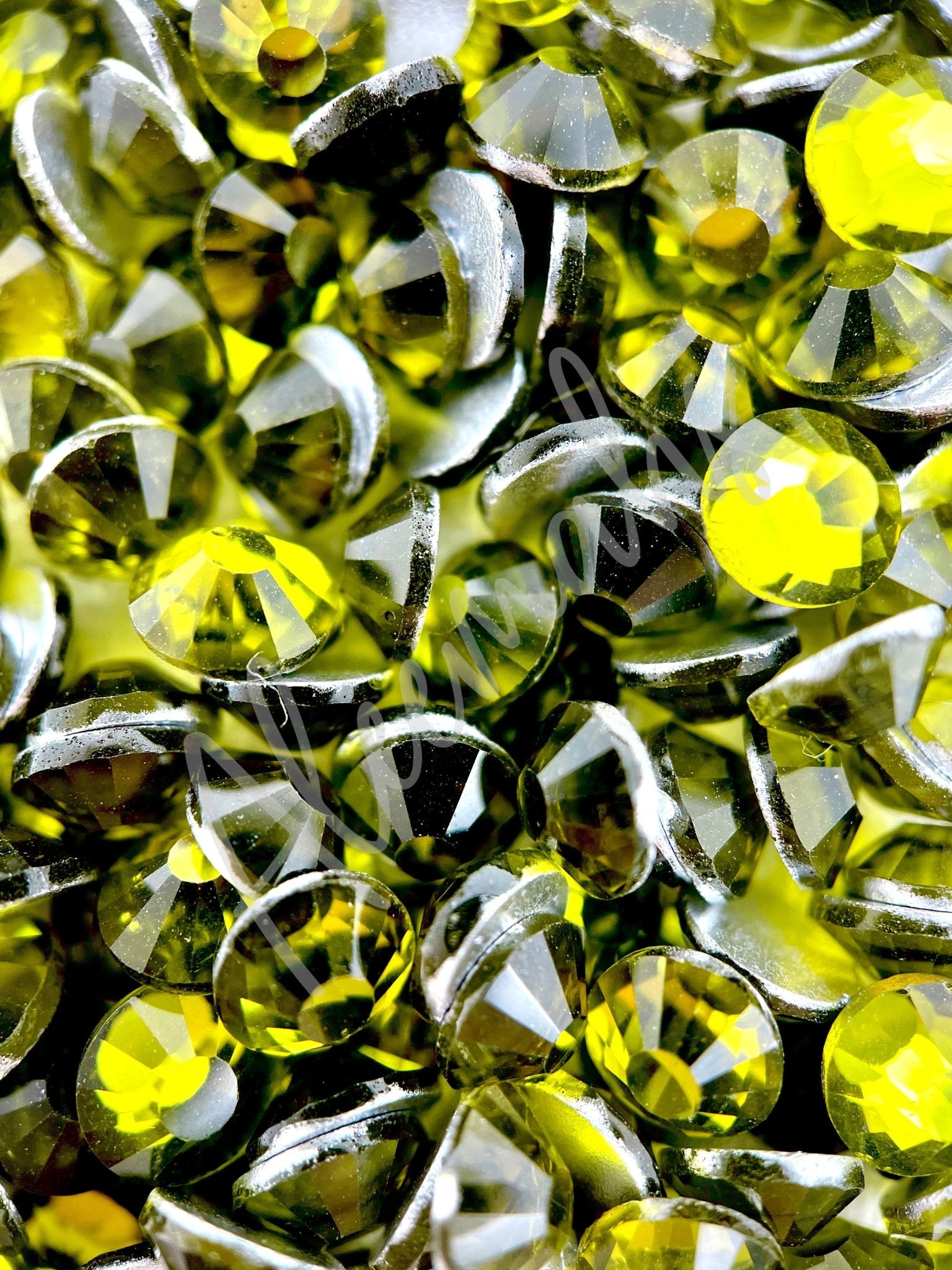 Olivine Hot Fix - Aleemahs