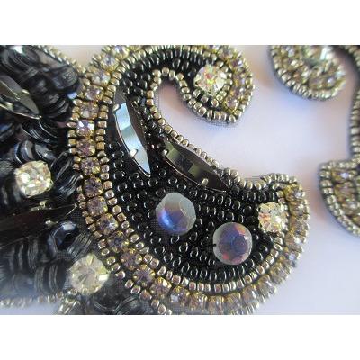 P - 042 Small black scalloped pair - Aleemahs