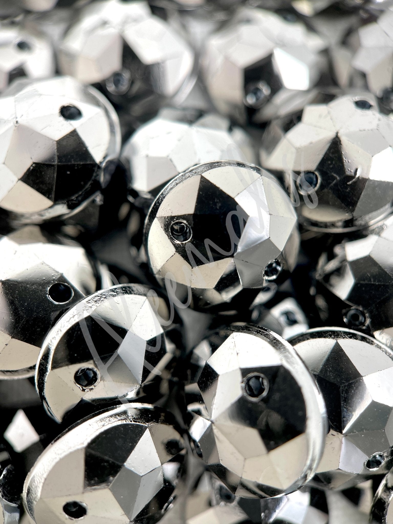 Pewter Round Acrylic Jewel - Aleemahs