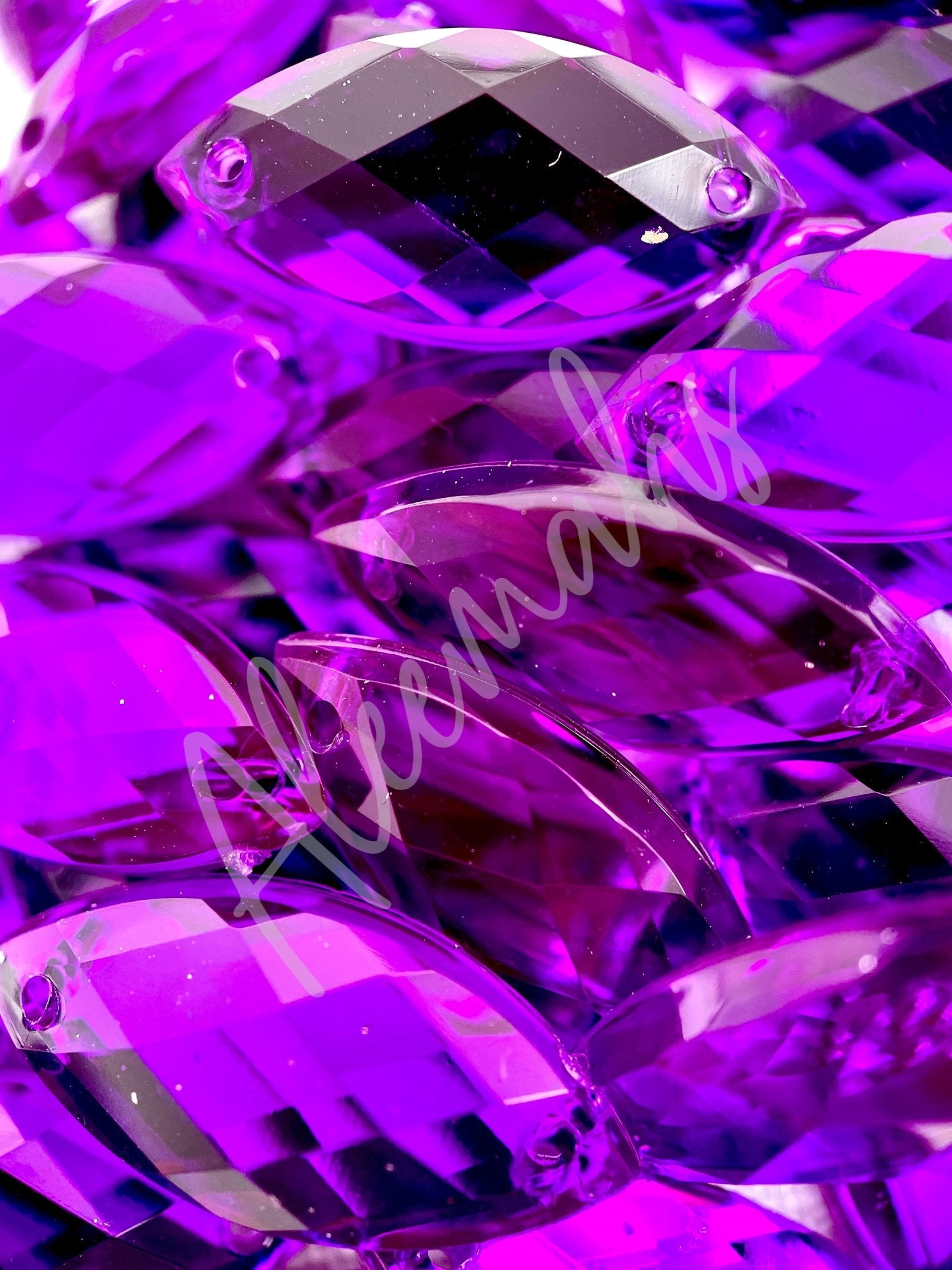 Purple Eye Acrylic Jewel - Aleemahs