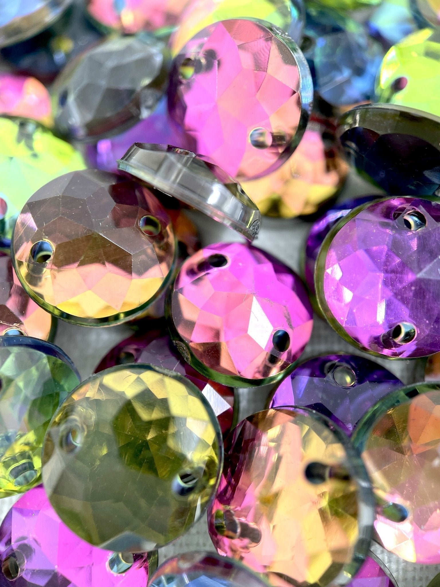 Rainbow Round Acrylic Jewel - Aleemahs